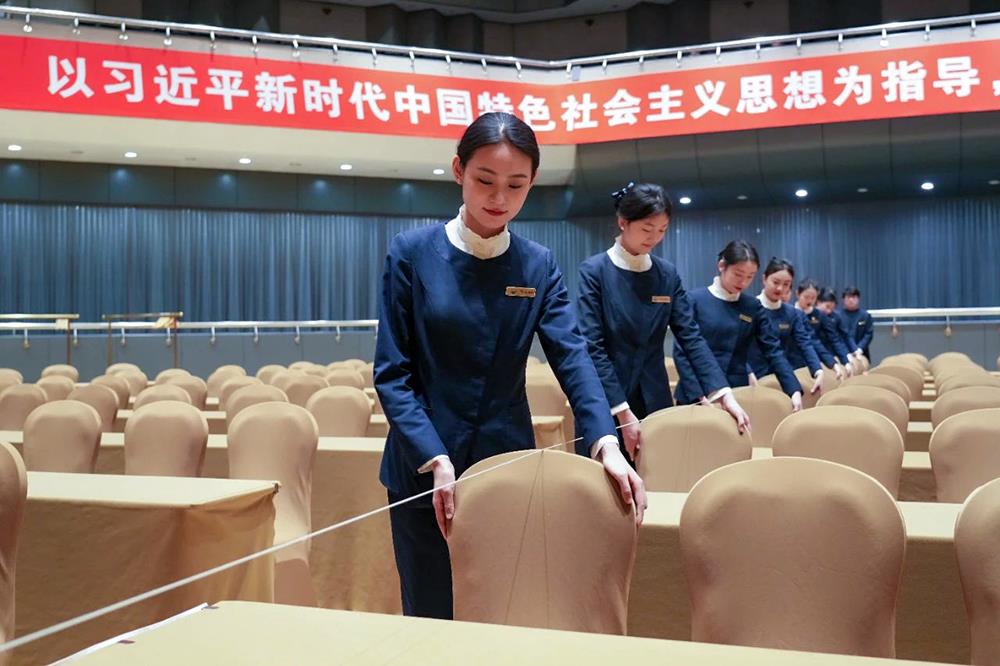 市政協(xié)會(huì)議服務(wù)保障工作圓滿(mǎn)完成，專(zhuān)業(yè)攝影服務(wù)獲好評(píng)